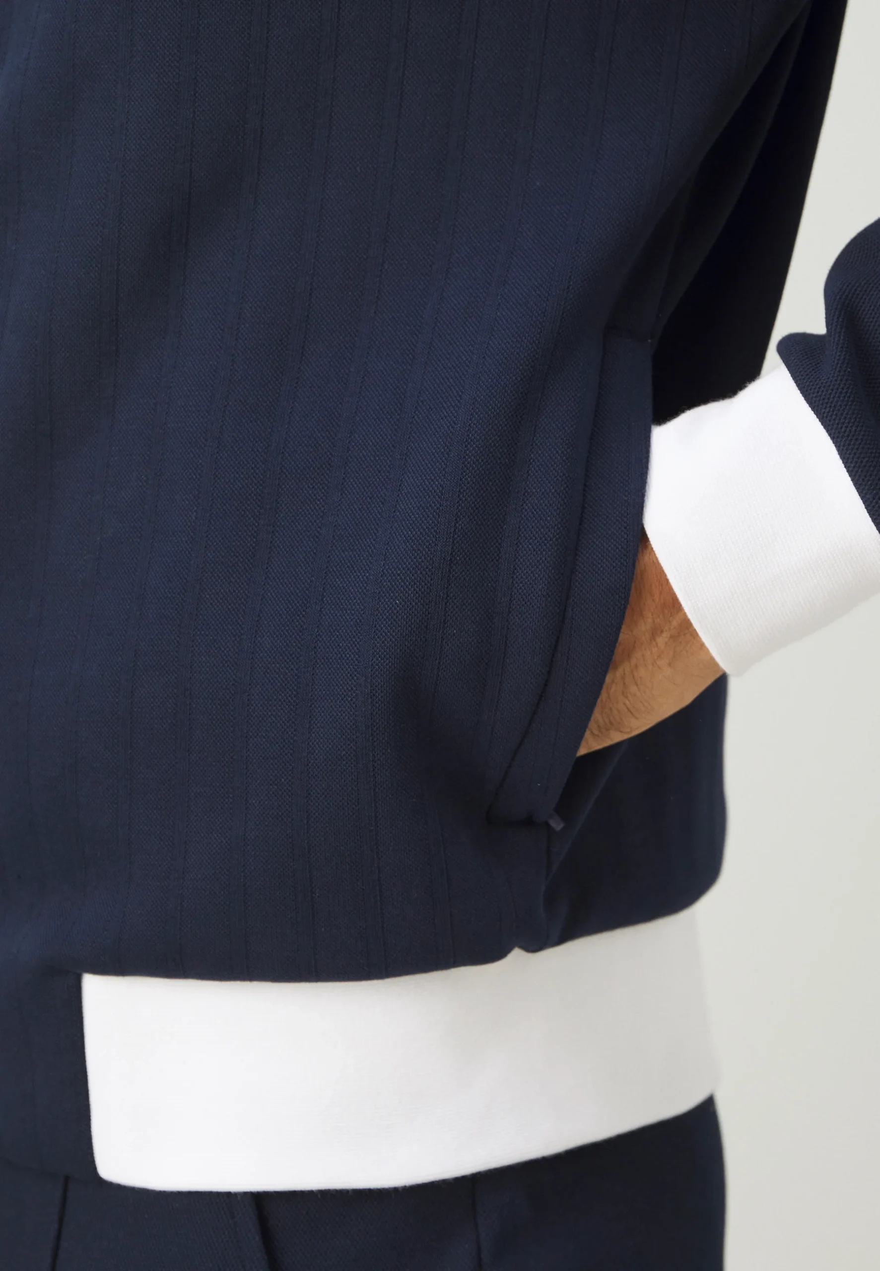 Lacoste 2-Piece Matching Set – Classic Crocodile Style Navy Blue - Image 9