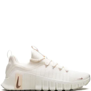 Nike's Free Metcon 5 “Creme” Sneaker